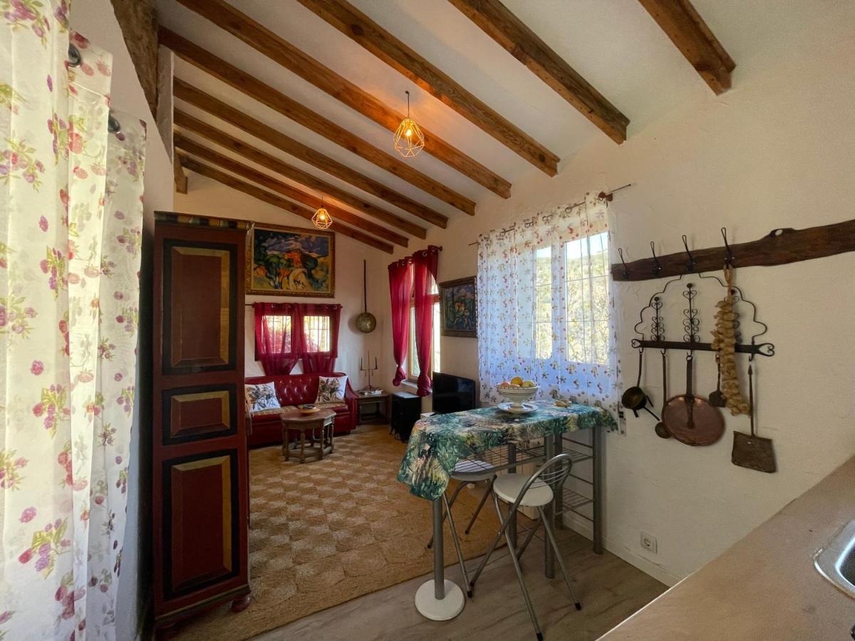 Casa Fidelina II Miraflores De La Sierra Luaran gambar